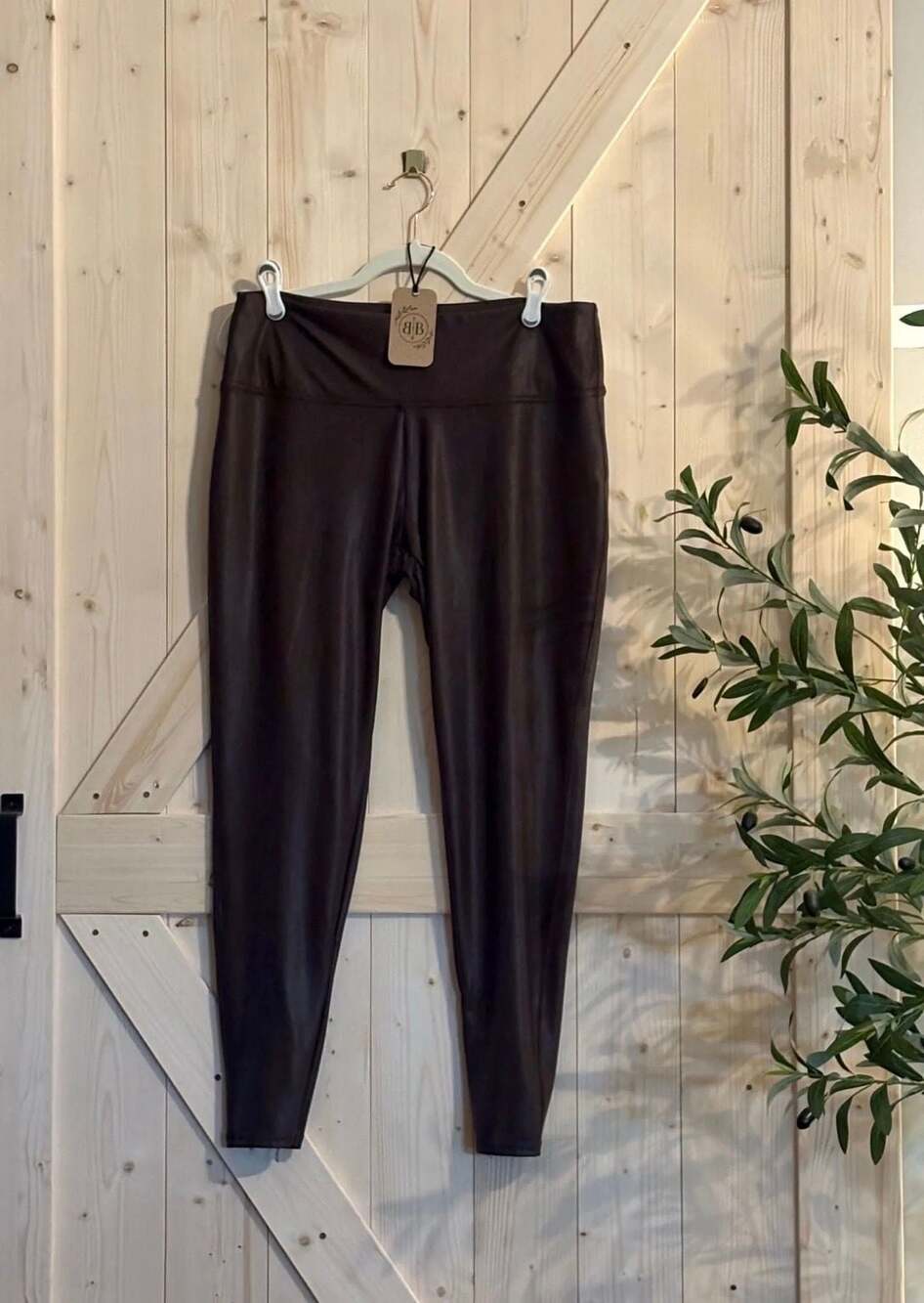 Time and Tru Women's High-Rise Faux Leather Ankle Leggings